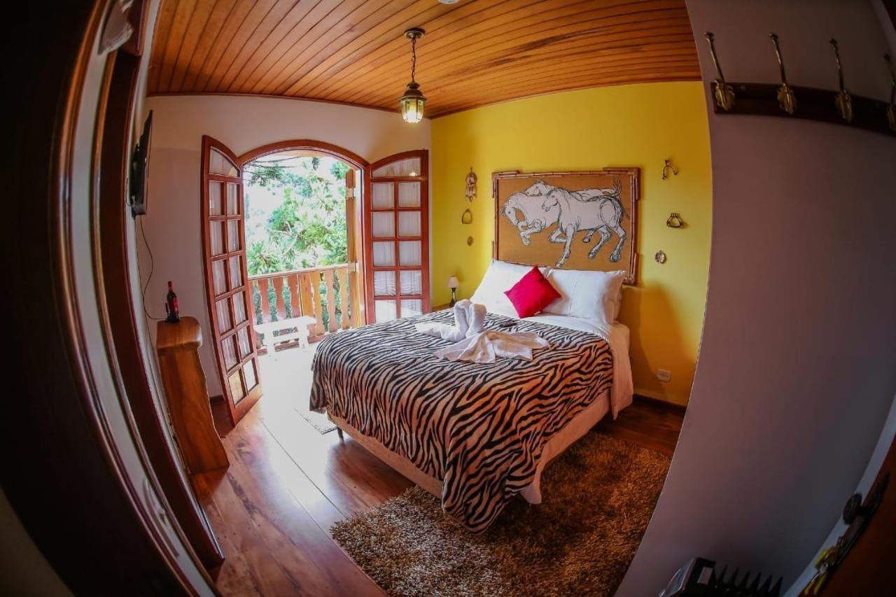 Mansao Austriaca Guesthouse Campos do Jordão المظهر الخارجي الصورة